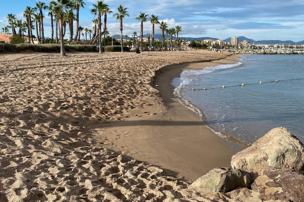 Port-Frejus, Le Paladien, Appartement 2 Pieces Climatise, Terrasse & Parking Zewnętrze zdjęcie